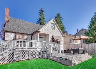 1007 103rd St, Seattle, WA 98125-7521