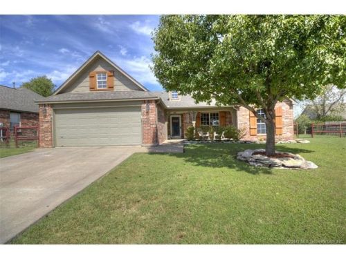 15209 88th Pl, Owasso, OK 74055-8482