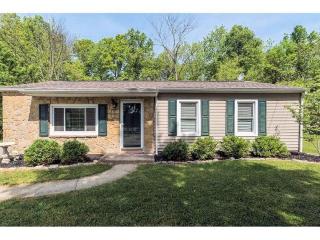 9502 Crestbrook Dr, Cincinnati, OH 45231-3702