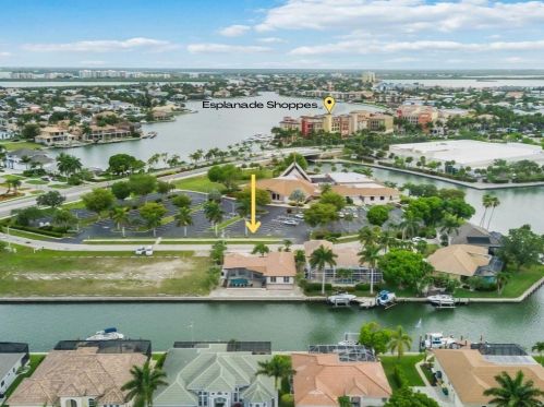 773 Holly Ct, Marco Island FL  34145-1915 exterior