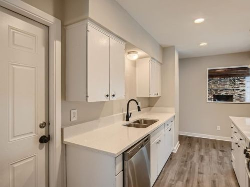 1922 Muret St, Irving TX 75062-6972 exterior