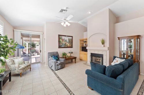 9343 Sombrero Canyon Dr, Tucson, AZ 85743-7530