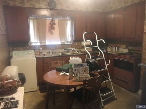 1442 45th St, North Bergen NJ  07047-2722 exterior