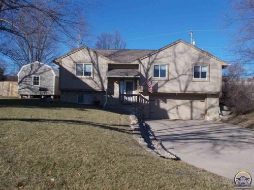 2707 Crestview Drive Ct, Emporia, KS 66801-5979