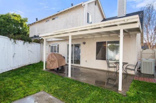2825 Stone Ter, Modesto CA  95355-9189 exterior