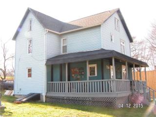 736 Salineville Rd, Salineville, OH 43945-9629
