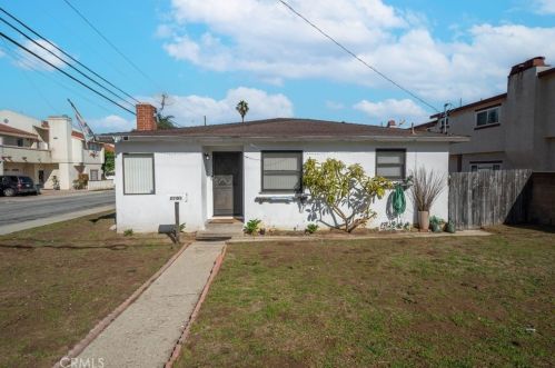 2701 Rockefeller Ln, Redondo Beach, CA 90278-3904