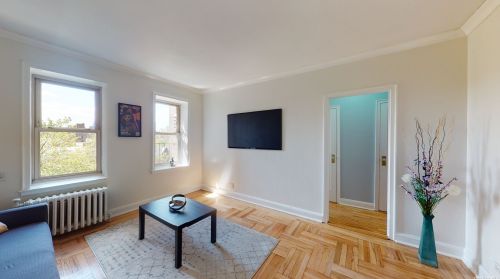 4823 42nd St, Long Island City, NY 11104-3159