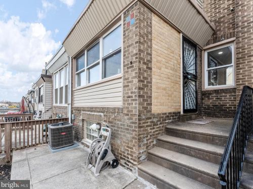 6634 Guyer Ave, Philadelphia PA  19142-2603 exterior