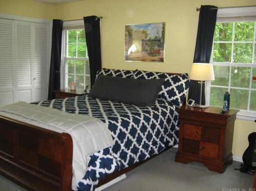 203 Hickory Hill Rd, New Britain CT  06052-1009 exterior