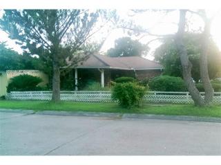 2501 Buccaneer Dr, Marrero, LA 70072-6409