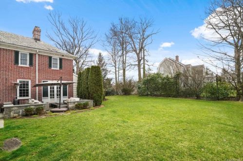 129 Loring Ave, New Rochelle NY  10803-2013 exterior