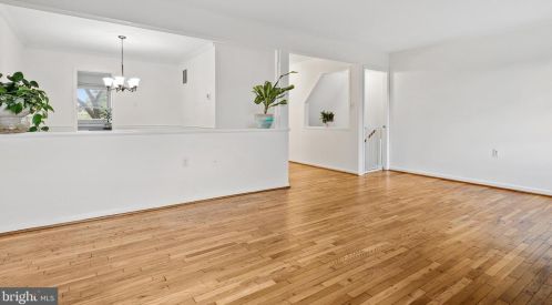 123 Davis Ave, Leesburg VA 20175-3405 exterior