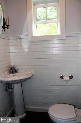 313 Laurel Rd, Molino PA  17961-9621 exterior