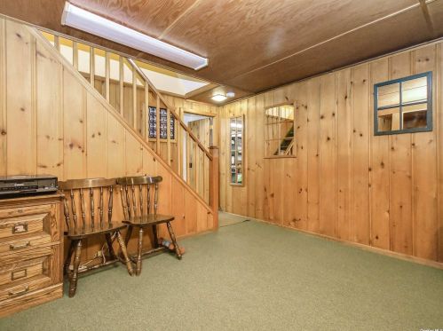 75 Willow St, Floral Park NY  11001-3401 exterior