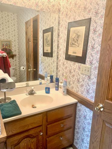5375 Quaas Dr, West Bend WI  53095-8719 exterior