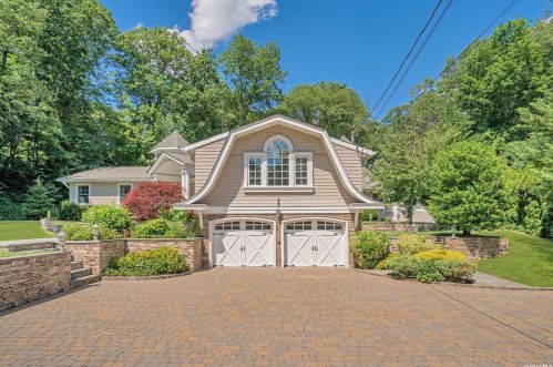 5 Arista Dr, Huntington Station, NY 11746-4904