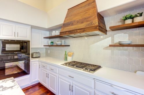 462 Mercedes Ln, Pismo Beach CA  93420-2658 exterior
