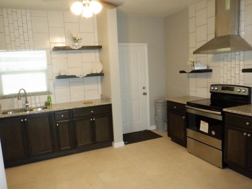 2900 Thannisch Ave, Fort Worth TX  76105-4721 exterior