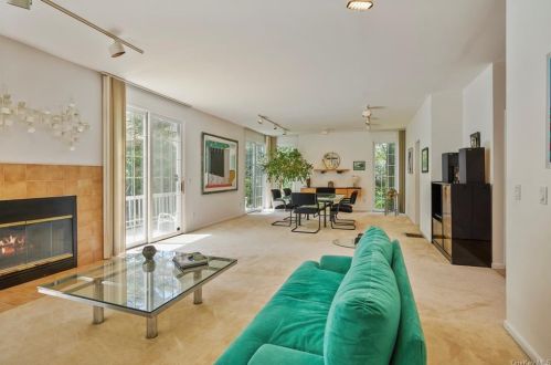 8 Westfield Ln, White Plains NY  10605-5459 exterior