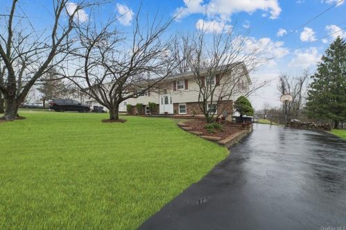 98 Prospect Ave, Maybrook, NY 12543-1029