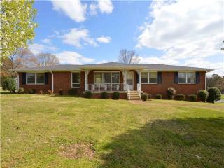 163 Cherokee Rd, Hendersonville, TN 37075-3728