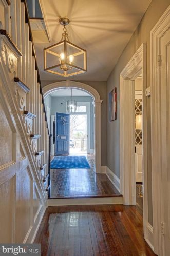 102 Cornwall St, Leesburg VA 20176-2804 exterior