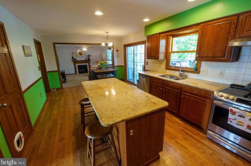 7 Elm Dr, West Enola PA  17025-2083 exterior