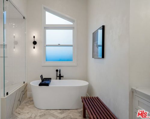 445 Sinaloa Rd, Simi Valley CA  93065-5430 exterior