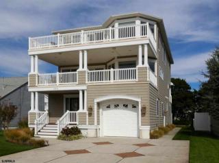 323 12th St, Brigantine City, NJ 08203-2211