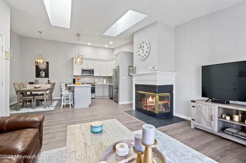 76 Players Cir, Tinton Falls NJ  07724-3805 exterior