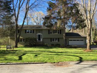 149 Davis Ave, Shelburne, VT 05482-7592