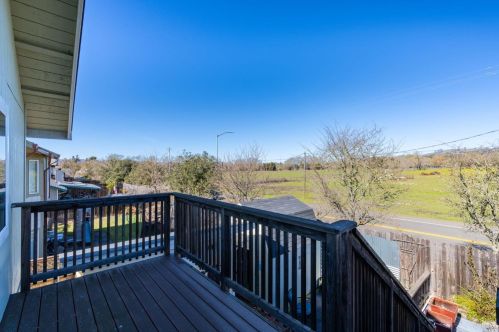 9591 Kristine Way, Windsor CA  95492-8889 exterior