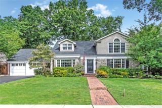 219 Woodbine Ave, North Merrick, NY 11566-3246