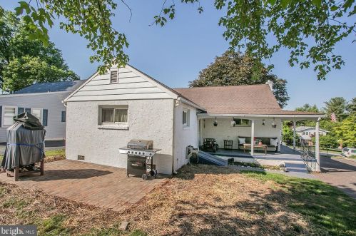 808 Maple Ave, Limerick PA  19468-2987 exterior