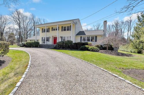 156 Fresh Meadow Dr, Bridgeport, CT 06611-1111