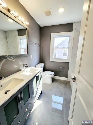 12 Lohmann Pl, Dumont NJ  07628-1520 exterior