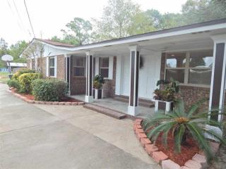 1601 Dog Track Rd, Pensacola, FL 32506-8287
