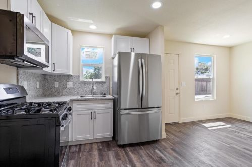 2720 Sparks Way, Modesto CA  95350-1744 exterior
