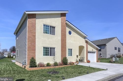 404 Coover St, Navy Sup Dpt PA  17055-4225 exterior