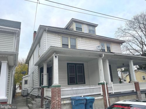 214 Penn St, Highspire, PA 17034-1227