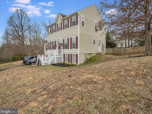 9416 Hickory Hill Dr, Fredericksburg, VA 22408-8763
