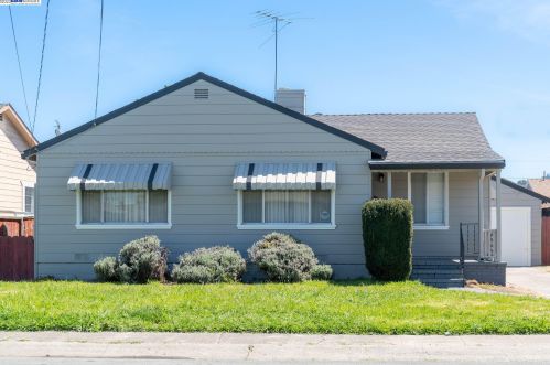 16742 Los Reyes Ave, San Leandro, CA 94578-2426