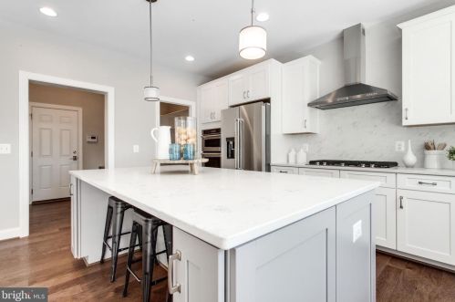 1930 Hillside Dr, Falls Church VA  22043-1414 exterior