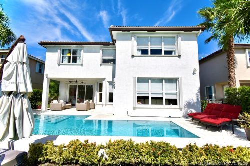 16444 30th St, Hollywood, FL 33027-5227