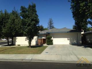 5716 Parkside Dr, Bakersfield, CA 93309-8730
