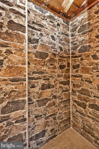 2695 Hemlock Dr, Palmerton PA  18071-9408 exterior