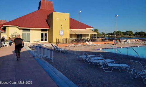 610 Dolphin Cir, Sebastian FL  32976-2591 exterior