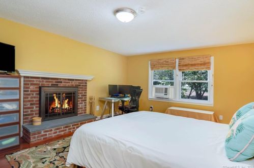 45 Sherman Rd, Glastonbury CT  06033-2911 exterior