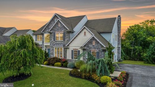148 Savannah Dr, Hummelstown, PA 17036-7827